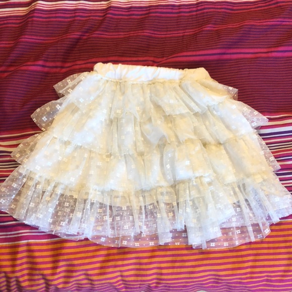 Pretty white skirt with motifs for kids SIZE XS 12$ - Picture 2 of 2